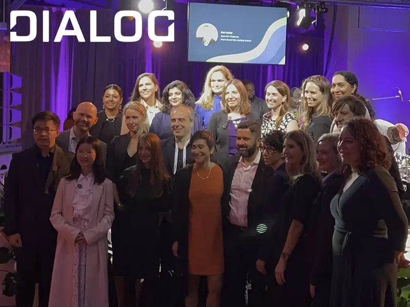 DIALOG Partner Mara Baum Accepts Americas Regional Leader Award at The International WELL Building Institute (IWBI) Summit